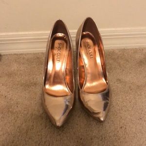 🌸Beautiful rose gold heels🌸